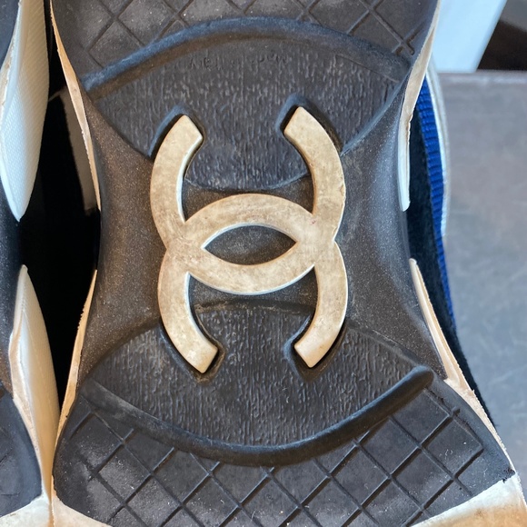 Women's Chanel Suede CC cruise suede trainer - Picture 16 of 16